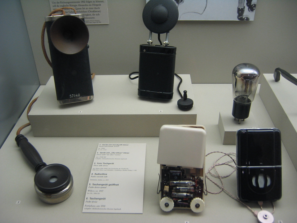 german engineered hearing aid early 1900s